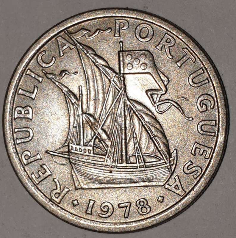 1978 - 2.5 ESCUDOS - 2$50 - 2 1/2 - PORTUGAL - PORTUGUESA - KM#590 - COPPER-NICKEL - PORTUGUESE